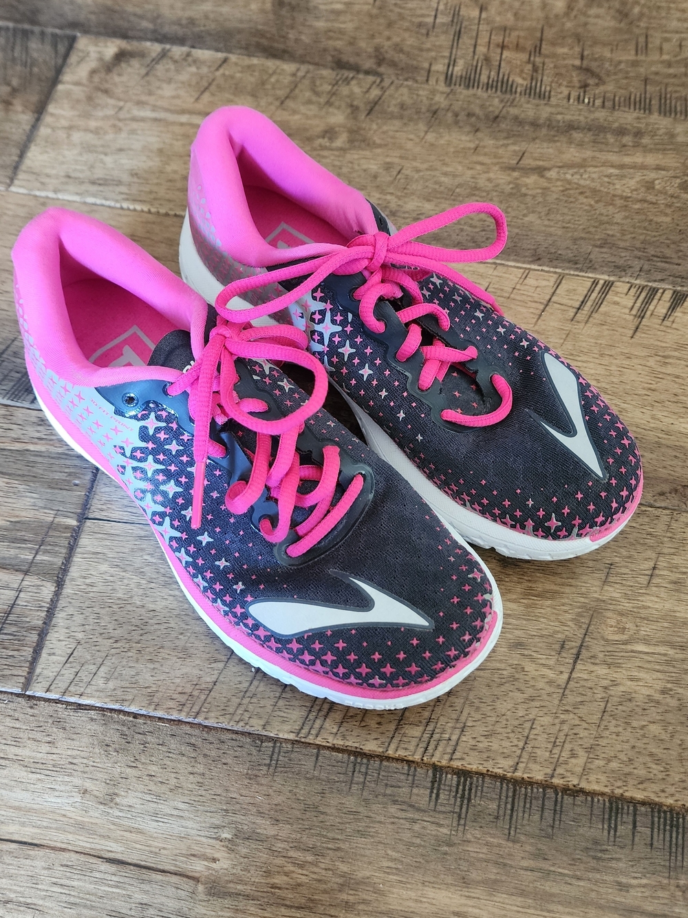 Brooks Women's Lightweight Running Shoes - Black & Pink Silver Stars